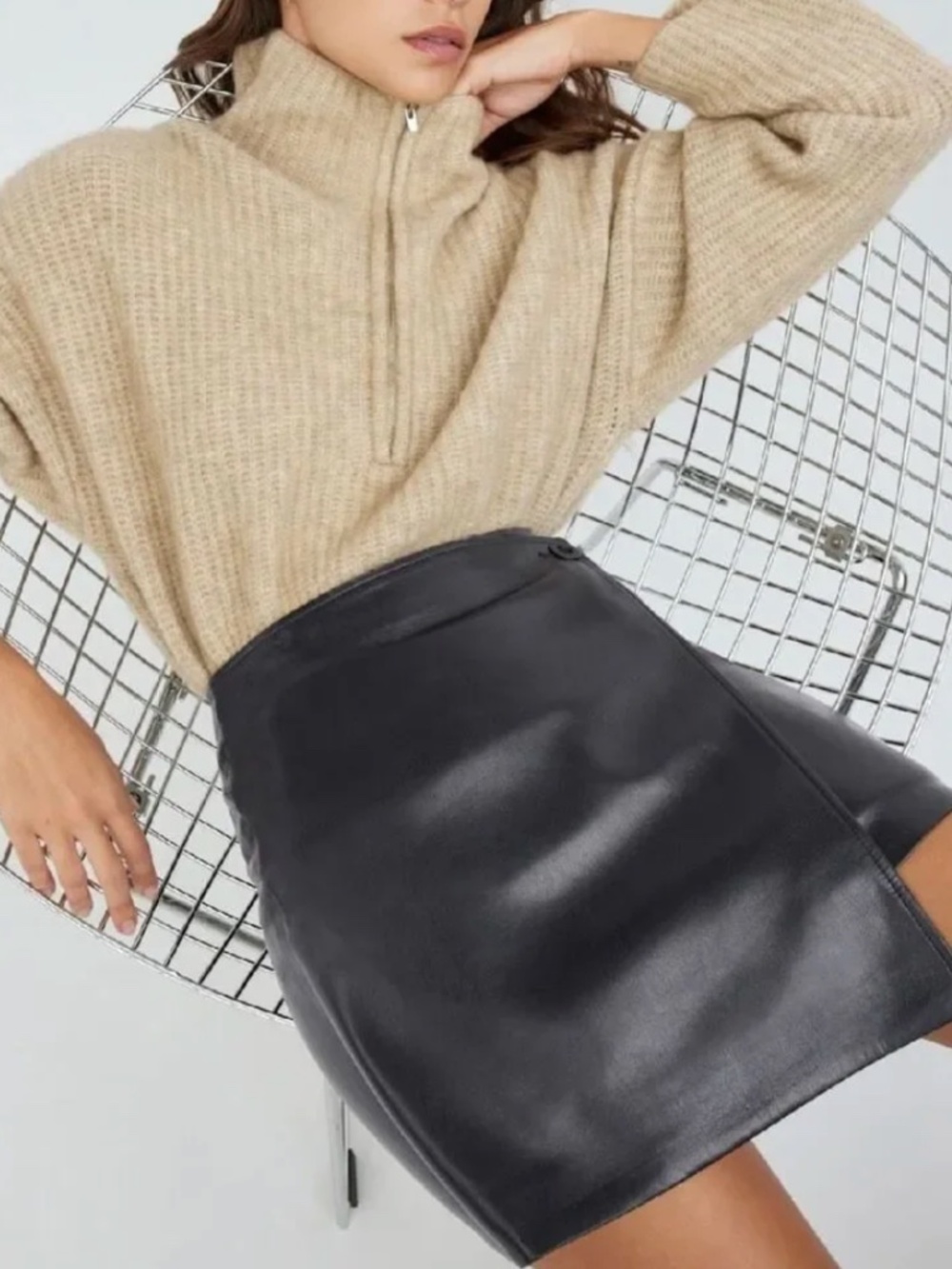 Aritzia UnReal Leather Skirt Black - Size 4
